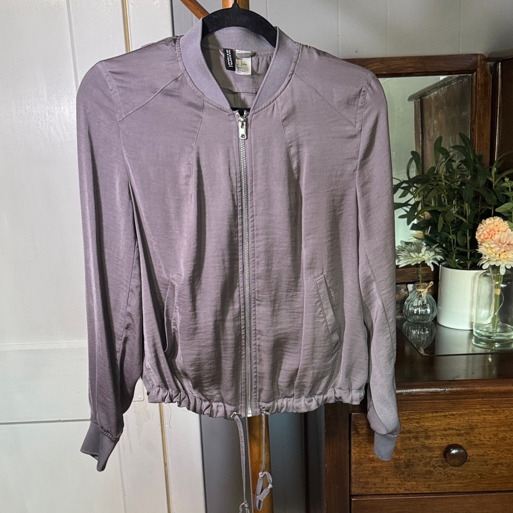 💜 H&M Lightweight Satin Bomber Jacket — Size M